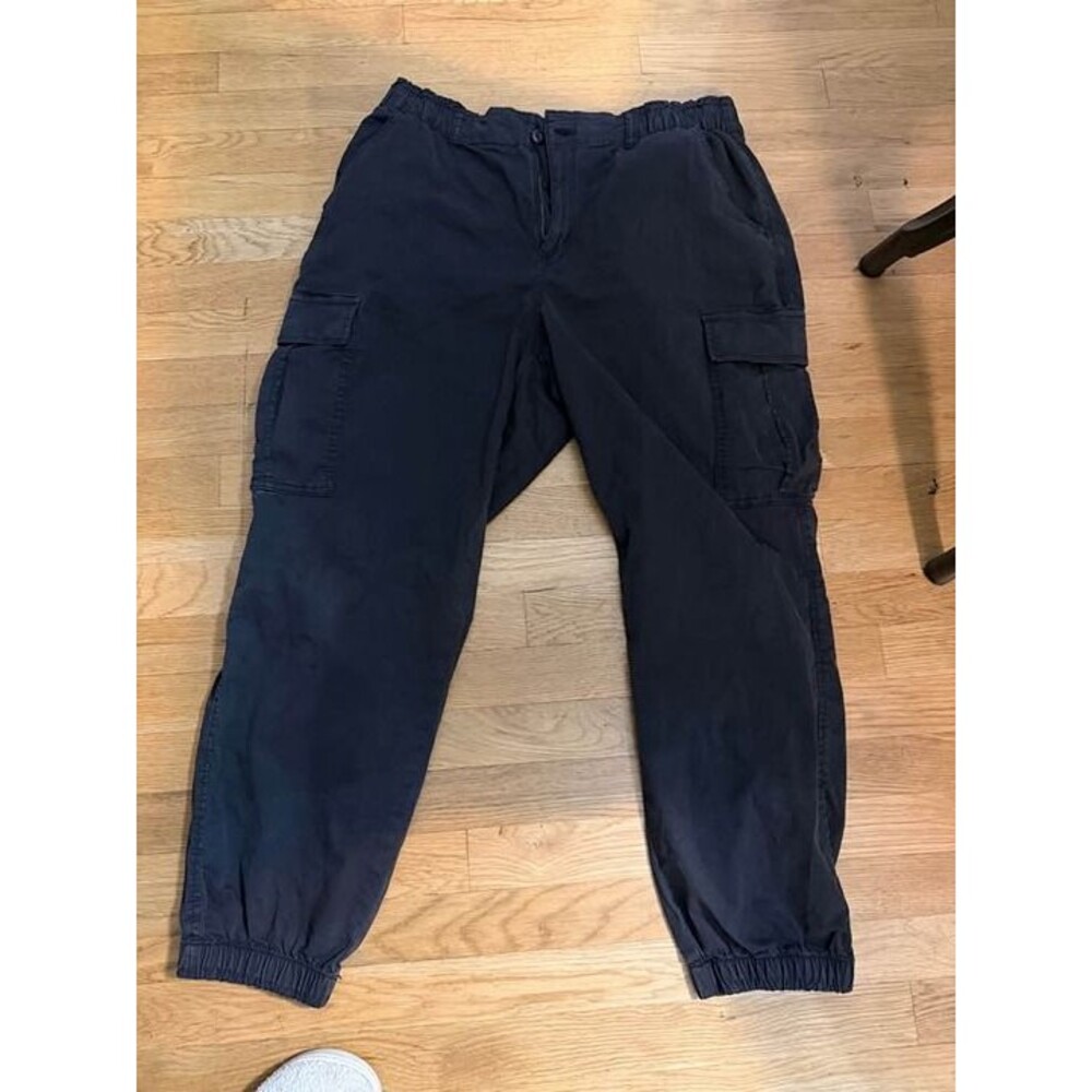 AE cargo pants